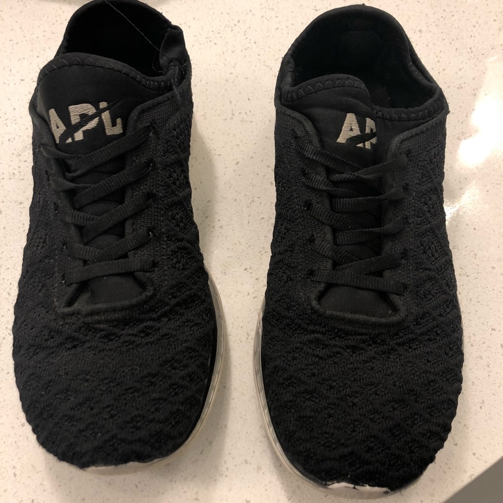 APL Sneakers size 7